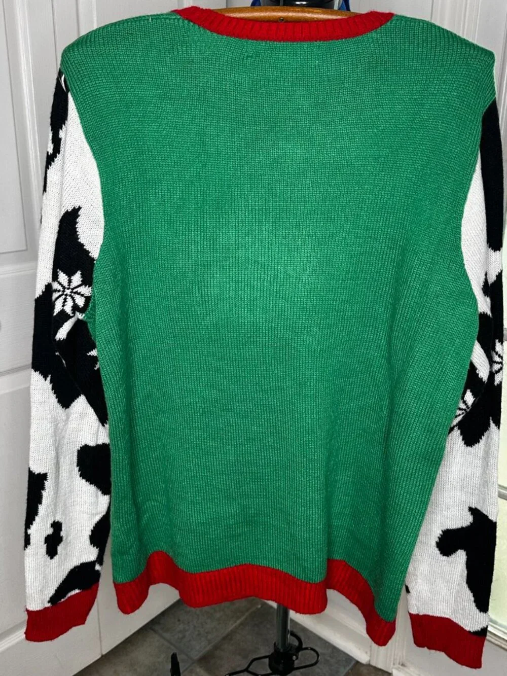 Jolly Sweaters Holiday Christmas Cow Size LARGE Ugly Funny